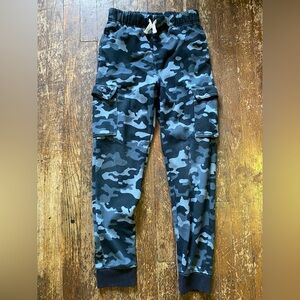The Children’s Place Camo Black & Gray Boys Joggers Size LG 10/12